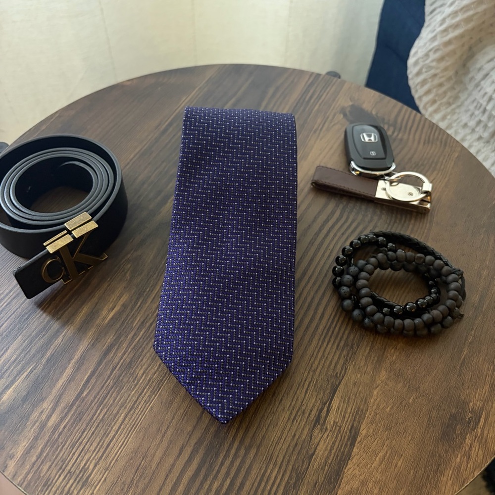 Tom’s Place Men’s Purple Micro-Dot Silk Tie - Excellent Condition